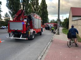 Kierowca osobówki staranował słup na ulicy Popiełuszki w Opolu