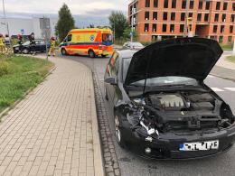 Niebezpieczne zderzenie na Technologicznej w Opolu. Jedna osoba przewieziona do szpitala