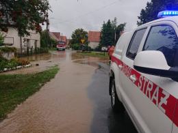 Trwa walka z wodą w powiecie nyskim. Sytuacja jest poważna
