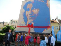 Mural Anny Jantar oficjalnie odsłonięty. W uroczystościach uczestniczyła Natalia Kukulska