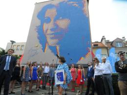 Mural Anny Jantar oficjalnie odsłonięty. W uroczystościach uczestniczyła Natalia Kukulska