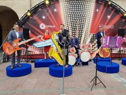 Muzyczna instalacja na rynku w Opolu a w niej...można zagrać prawdziwy koncert