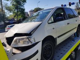 Wypadek z udziałem nieoznakowanego radiowozu policyjnego na skrzyżowaniu w Opolu
