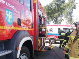 Czołowe zderzenie BMW i Fiata. Dwie osoby w szpitalu