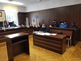 Napad z nożem w ręku w powiecie nyskim. Oskarżony przed sądem