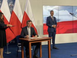 Nowa umowa koalicyjna Zjednoczonej Prawicy. Nie wiadomo jednak jaka jest jej treść
