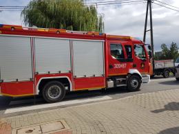 Dąbrowa: 64-letnia kobieta wymusiła pierwszeństwo przejazdu. Doszło do zderzenia
