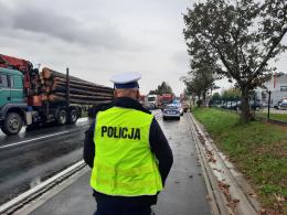 Utrudnienia na Dk39 w kierunku Kamiennej. Zderzyły się dwa samochody ciężarowe