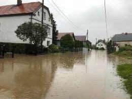 Zła sytuacja w Racławicach Śląskich. To największa woda od 2010 roku
