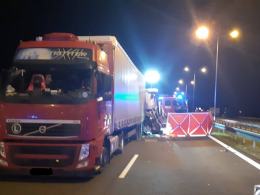 Śmiertelny wypadek na A4. Nie żyje kierowca samochodu dostawczego