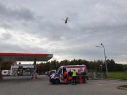 Rowerzysta wjechał prosto pod samochód ciężarowy. Lądował śmigłowiec LPR