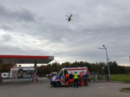 Rowerzysta wjechał prosto pod samochód ciężarowy. Lądował śmigłowiec LPR