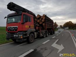 Rowerzysta wjechał prosto pod samochód ciężarowy. Lądował śmigłowiec LPR