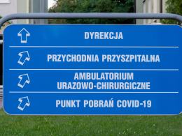 Do punktu testowego przy szpitalu w Kędzierzynie-Koźlu tylko rejestracja telefoniczna
