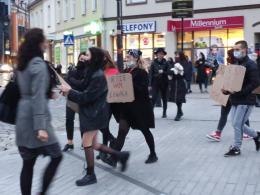 Ulice Opola "zajęte" w proteście. Strajk Kobiet nie odpuszcza