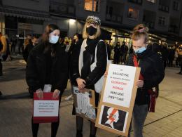 Tłumy protestujących w centrum Opola. "Solidarność nasza bronią"