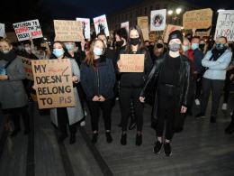 Tłumy protestujących w centrum Opola. "Solidarność nasza bronią"