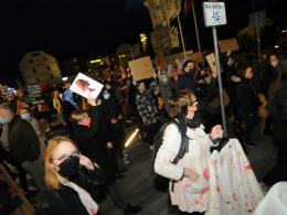 Tłumy protestujących w centrum Opola. "Solidarność nasza bronią"