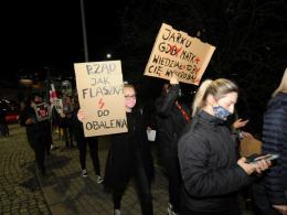 Tłumy protestujących w centrum Opola. "Solidarność nasza bronią"