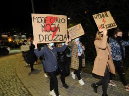 Tłumy protestujących w centrum Opola. "Solidarność nasza bronią"