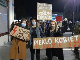 Tłumy protestujących w centrum Opola. "Solidarność nasza bronią"