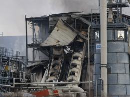 Ponad 20 zastępów straży walczy z pożarem w Kronospanie