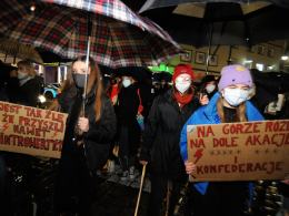 Jedni pojechali do Warszawy, inni protestują na ulicach miast. Kolejny dzień protestów w Opolu