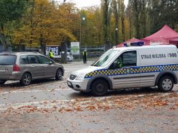 Cmentarze zamknięte. W dalszym ciągu można kupić kwiaty, pomóżmy kupcom
