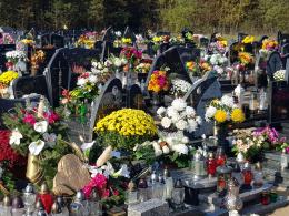 Dziś Wszystkich Świętych...Opolanie zapalają znicze pod cmentarzem na Półwsi