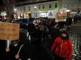 Kolejny dzień protestów w Opolu. Posypały się mandaty i pouczenia