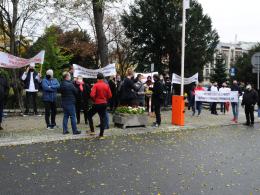 Protest branży gastronomicznej. "Czarna polewka dla rządu RP'.