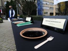 Protest branży gastronomicznej. "Czarna polewka dla rządu RP'.