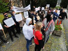 Protest branży gastronomicznej. "Czarna polewka dla rządu RP'.