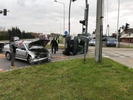 Utrudnienia w Chrząstowicach. Zderzyła się osobówka z busem
