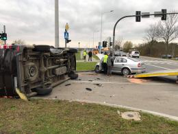 Utrudnienia w Chrząstowicach. Zderzyła się osobówka z busem