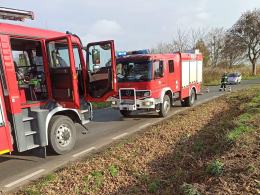 Kierowca stracił panowanie nad pojazdem. Dachowanie na trasie Raszowa - Łąki Kozielskie