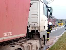 Kolizja w powiecie oleskim. Sprawca miał ponad 2,5 promila i sądowy zakaz jazdy