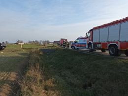 Kierowca wypadł z auta podczas dachowania w powiecie strzeleckim