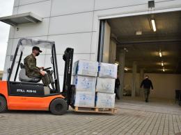 W Szpitalu Tymczasowym ciągle trwają prace. Pomagają opolscy Logistycy