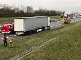 Poważny wypadek na A4. Zderzyły się 3 samochody ciężarowe