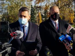 Posłowie KO komentują skandaliczną wypowiedź wojewody odnośnie Czarnej księgi PiS