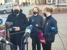 Udostępnił post o strajku kobiet na Facebooku. 14-latek straszony karą