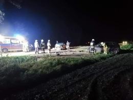 Czołowe zderzenie pojazdów w powiecie nyskim