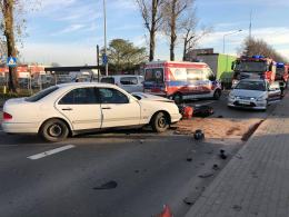Zderzenie motocykla z osobówką na ulicy Budowlanych w Opolu