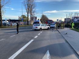 Zderzenie motocykla z osobówką na ulicy Budowlanych w Opolu