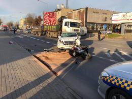 Zderzenie motocykla z osobówką na ulicy Budowlanych w Opolu