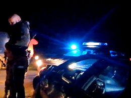 Nie zatrzymał się do kontroli, uciekał przed policjantami, wyrzucał narkotyki przez okno