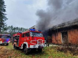Pożar w Ozimku. Płonie piwnica obiektu basenowego