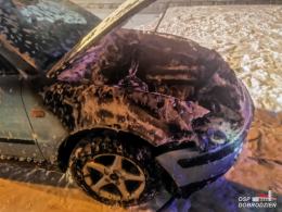 Samochód osobowy zapalił się w Dobrodzieniu. W akcji trzy zastępy straży