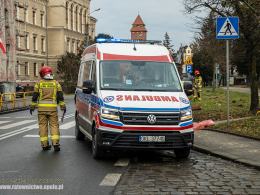 Niebezpieczne potrącenie pieszego na pasach. Interwencja służb w Kluczborku